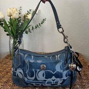 Y2K Coach Blue Chelsea Optic C Baguette Small Handbag #2171
Top Zipper Closure